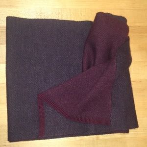 Comfy Banana Republic Scarf Maroon Red Charcoal